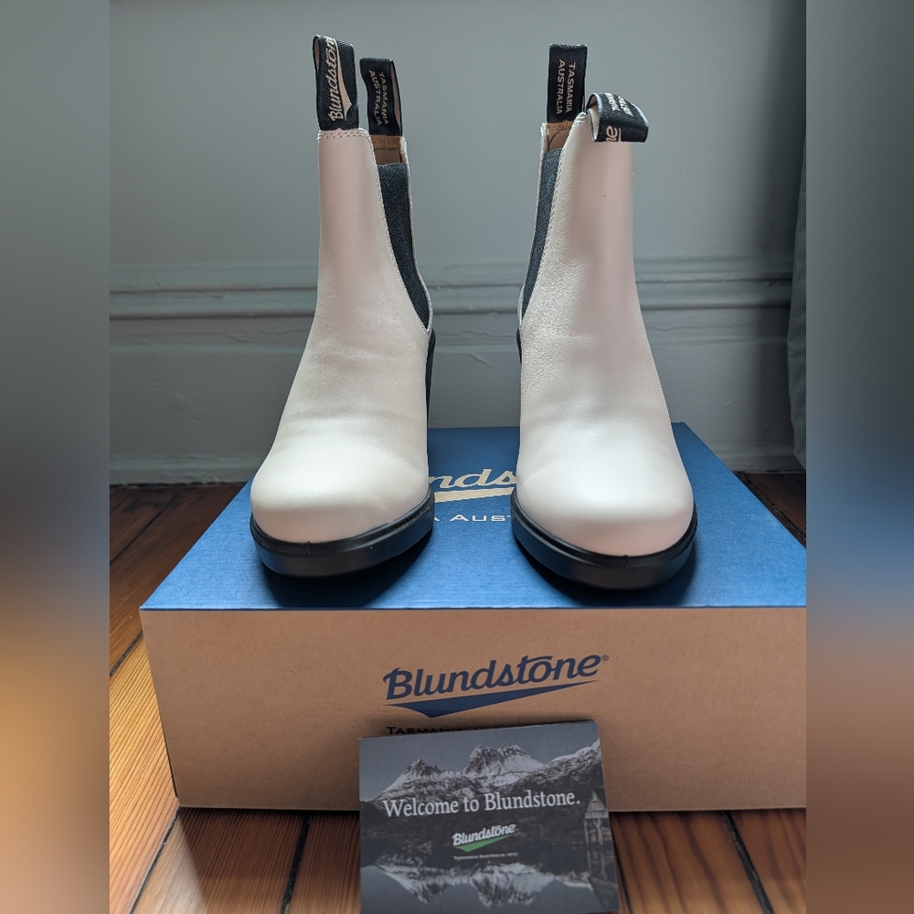 New In Box Blundstone Heel Boots 2364 - US 8.5 - Picture 2 of 8